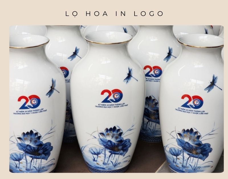 Lọ hoa in logo: món sang trọng và ý nghĩa