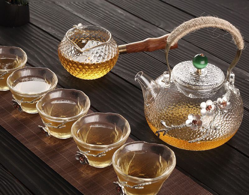 Ấm chén quà tặng phù hợp với từng đối tượng