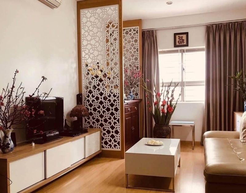 Nên chọn chất liệu nào cho vách ngăn bàn thờ và phòng khách?