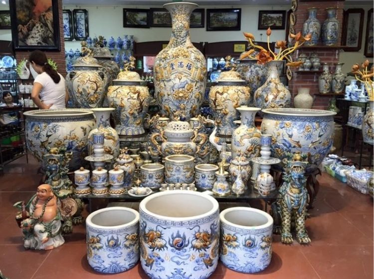 Cách phân biệt gốm sứ Bát Tràng vẽ tay và gốm sứ dán decal chuẩn xác nhất